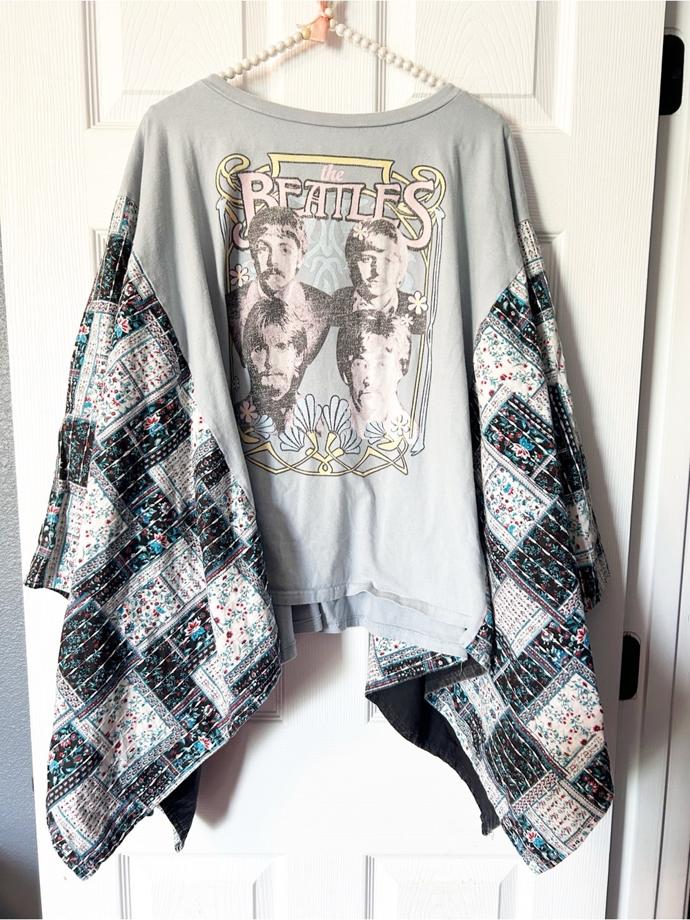 Sky Beatles Print Stitched Poncho Boho Quilt  Top- Sz Medium - Picture 2 of 9